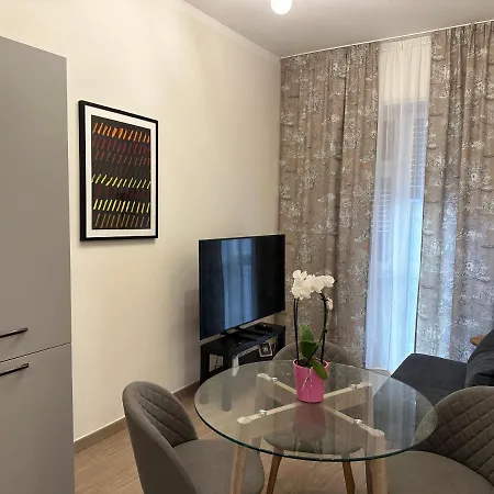 Apartment Maison D'or - Via Cecchi